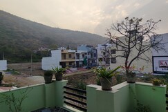 Shwet Villa Home Stay
