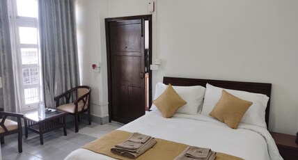 ONE STOP HOTEL Room Type - Queen Premium