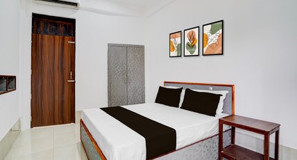 Spot On S R Royal Hotel Room Type - Classic
