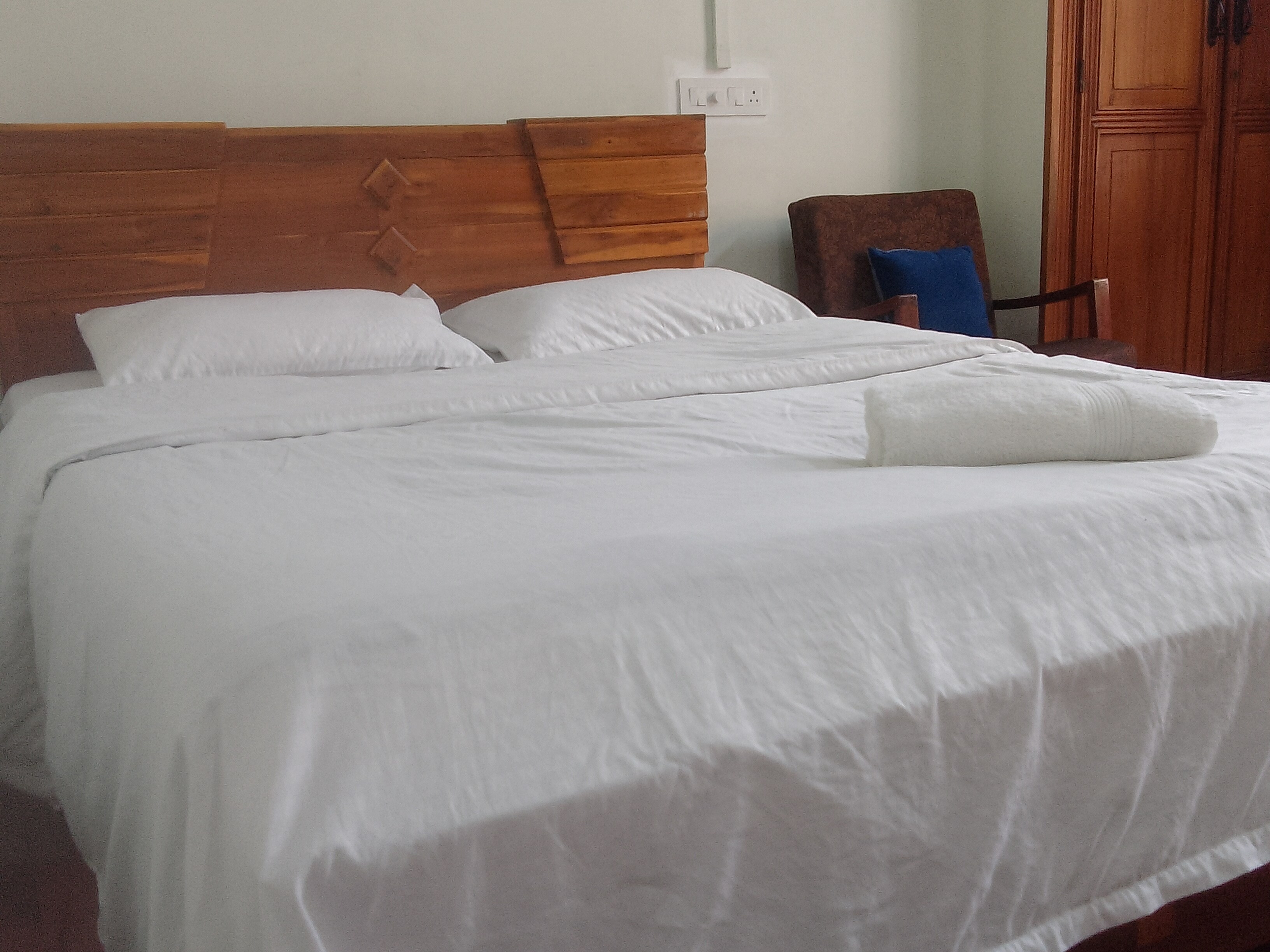 A C room Double Bed Near Edappally - Tap to explore photos