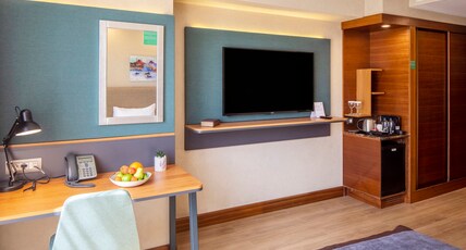 Holiday Inn Sisli Room Type - 1 King Standard Non-smoking