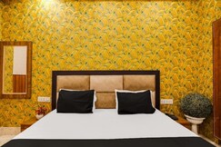 Hotel Aadhya & Restaurant