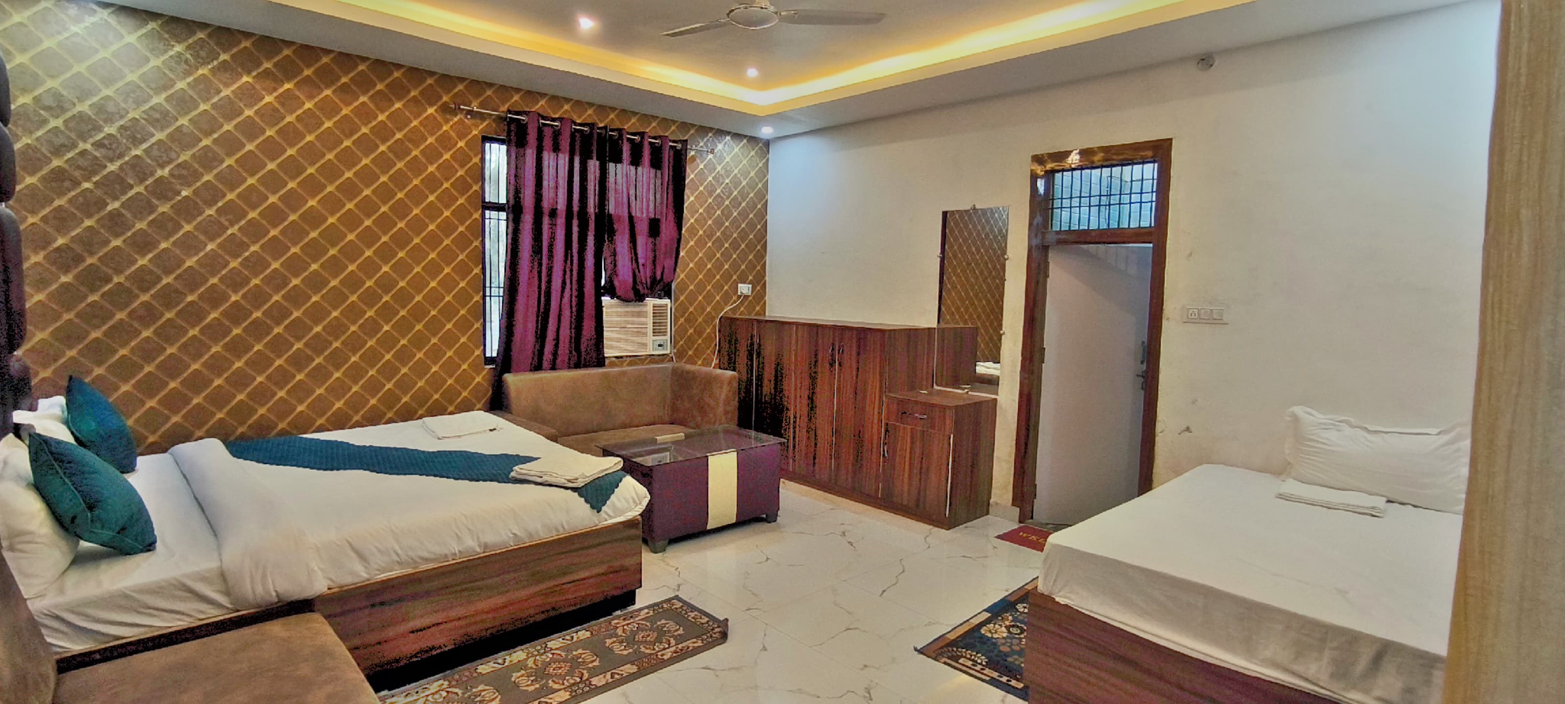 RAGAHAV JI SARKAR LAWN AND BANQUET HALL - Tap to explore photos