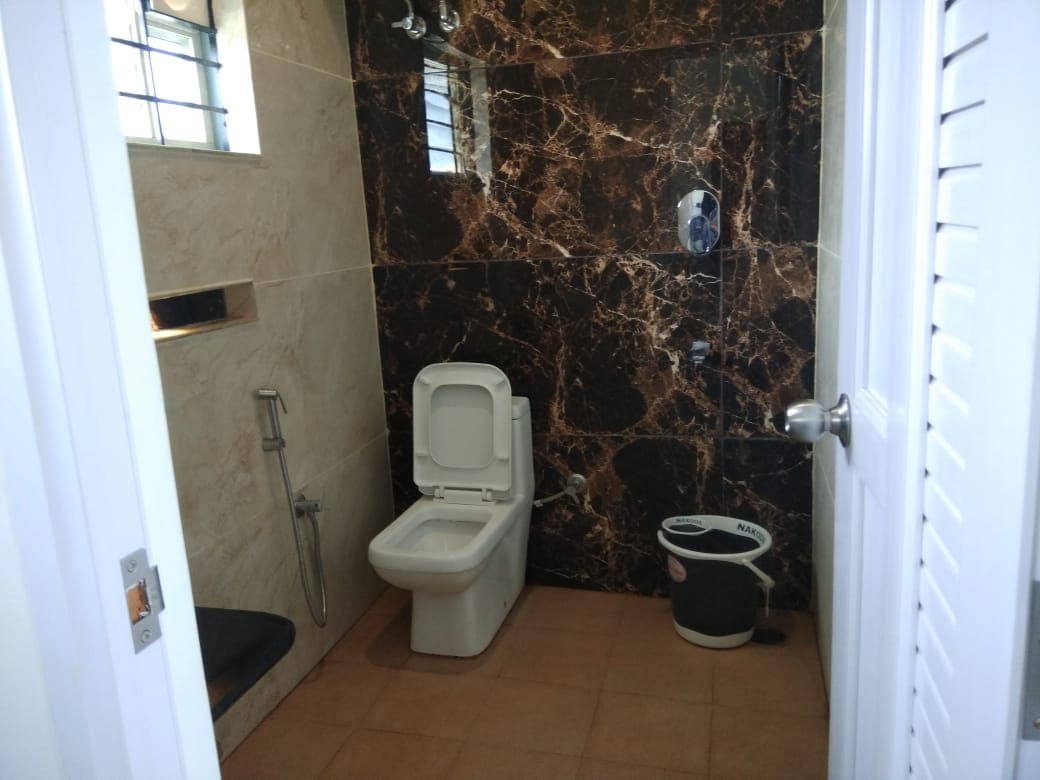 Zaks Homestay | Rooms & Kitchen - Tap to explore photos