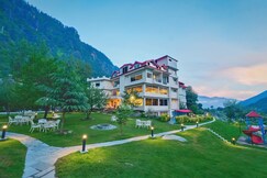 The Allure Grand - Riverside Resort & Spa