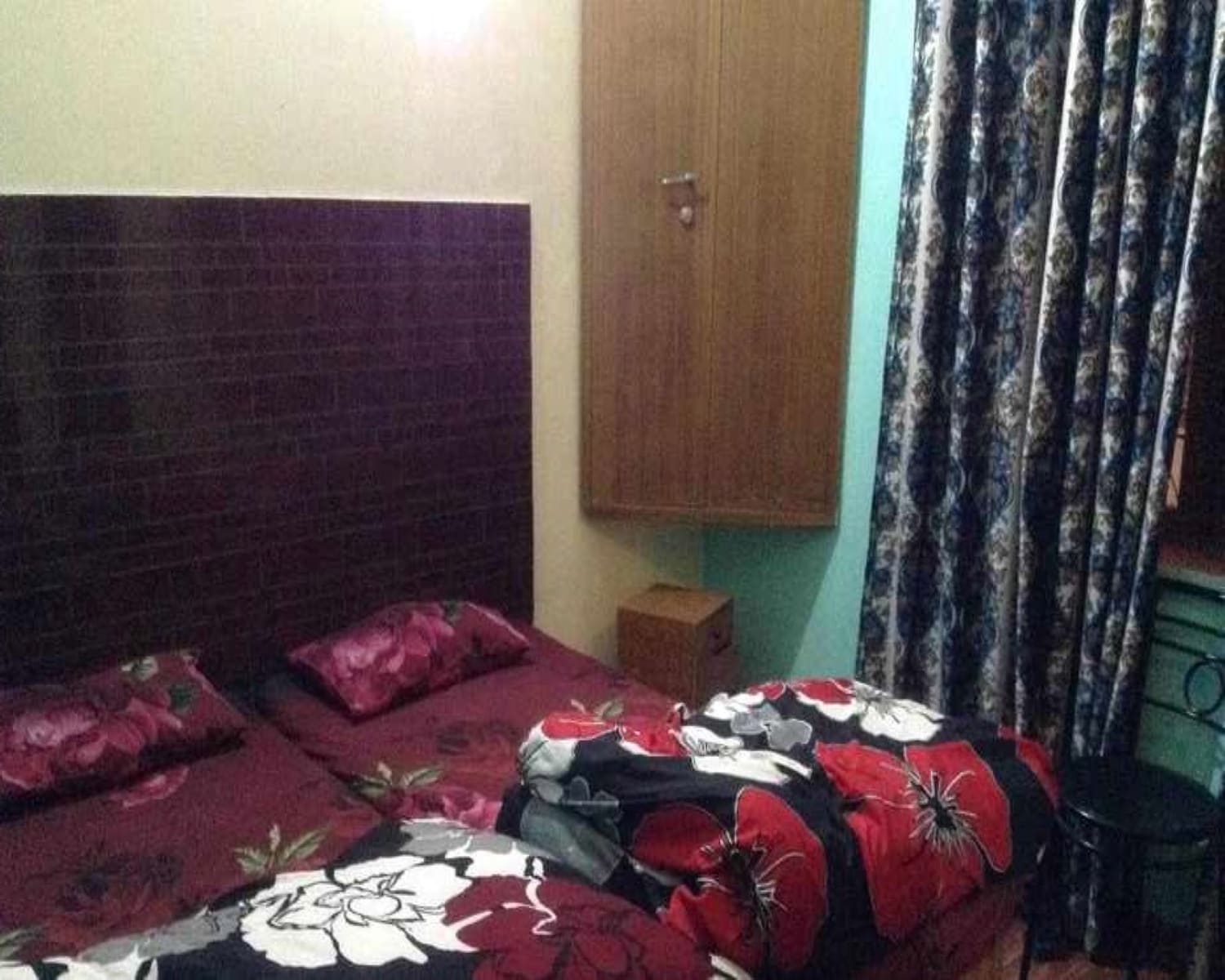 Butola Guest House - Tap to explore photos