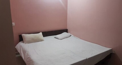 Hotel The Raj Room Type - AC Room