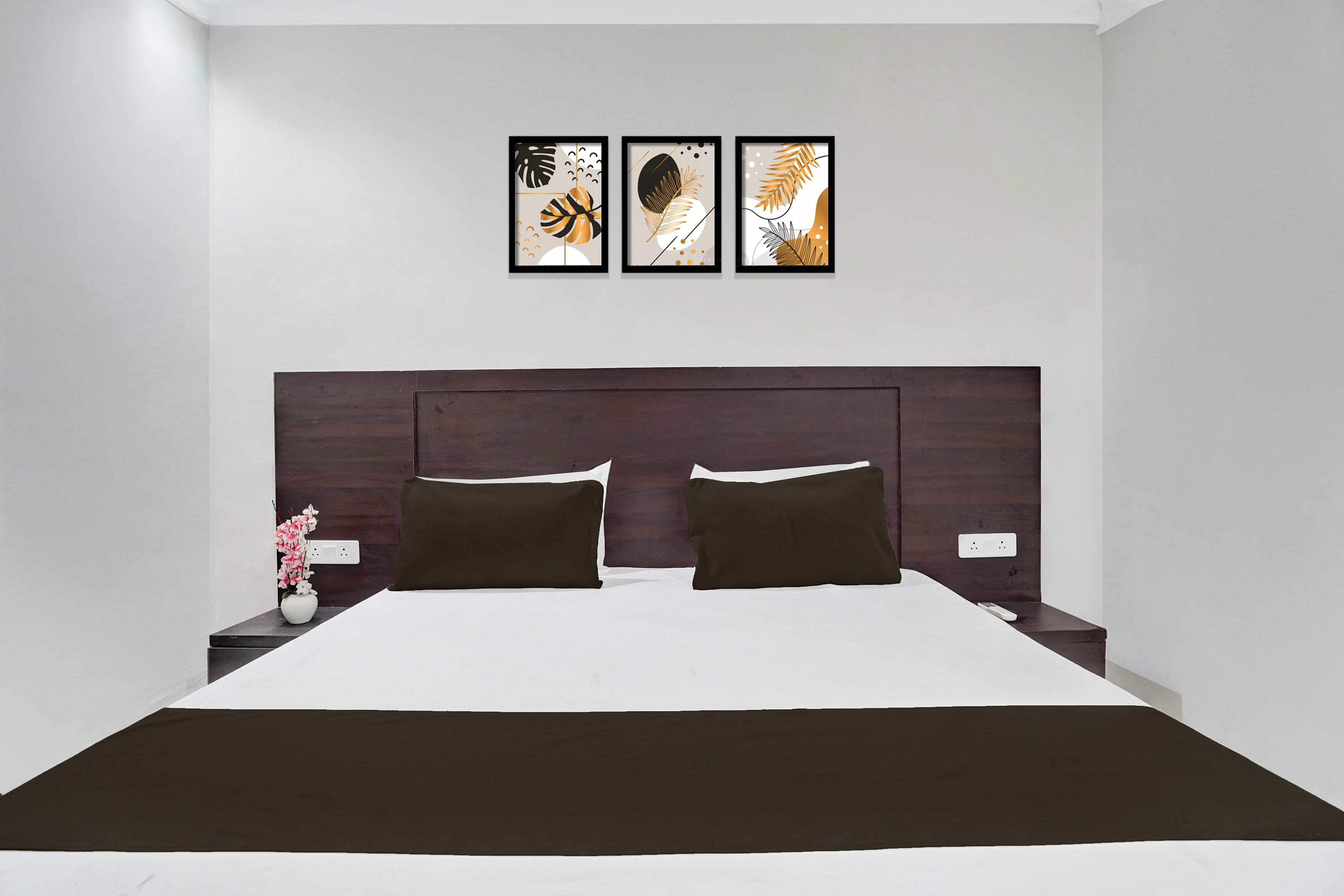 Hotel O Shree Guru Kanha Vaishno Dham - Tap to explore photos