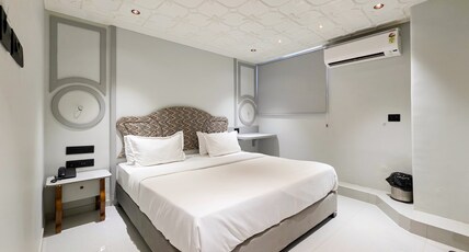 Hotel Nova Bloom Room Type - Exclusive Suite with 43 Inch Smart Android T.V. For Youtube