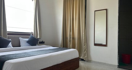 Hotel Shree Niwara Room Type - Family AC Room 