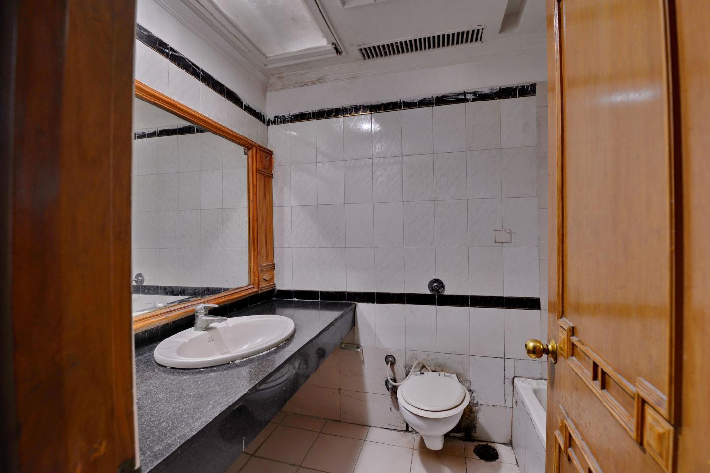 Hotel Shiraz Regency - Tap to explore photos