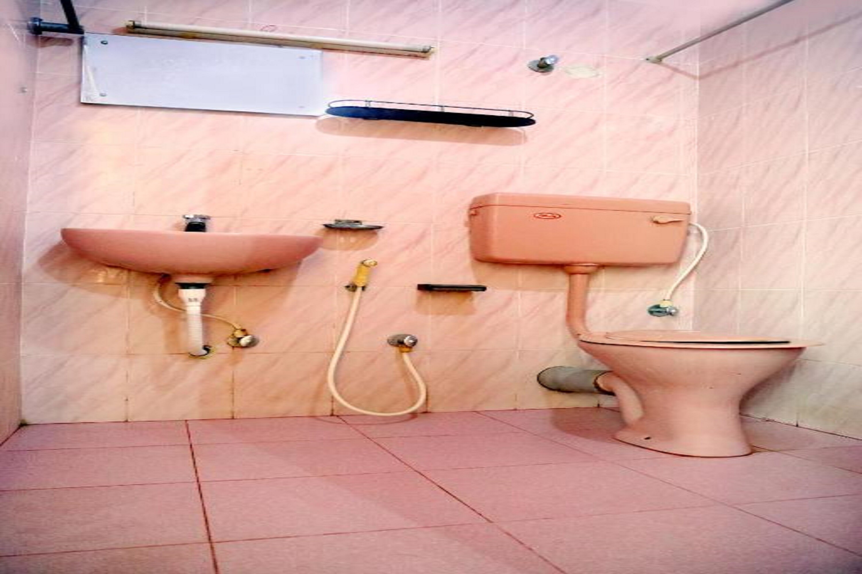 Ramanilayam Tourist Home - Tap to explore photos
