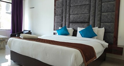 Hotel Sunrise Room Type - Deluxe Room with City View