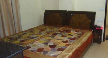 Hotel Cobra Inn Room Type - Standard Room with common washroom