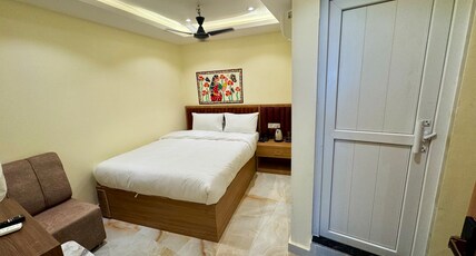 Hotel Skyline Room Type - Deluxe Room Hotel Skyline Room Type - Deluxe Room