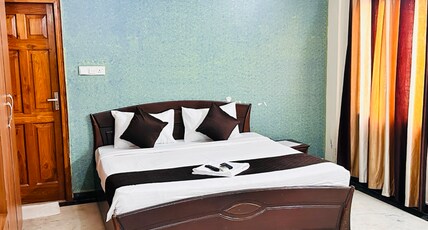 Deccan Banjara Room Type - Premium Room with A/c & Wifi