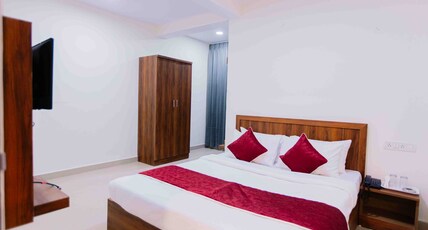 No7 Grandeur Hotel Room Type - Executive Room AC