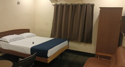 Vybhav Residency Room Type - Deluxe Room with Air Conditioning