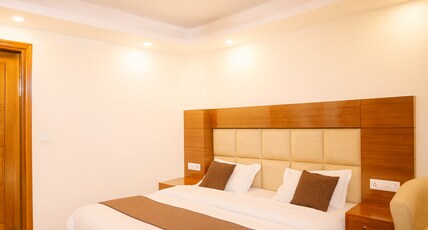 Hotel Samrat | On Mall Road Room Type - Deluxe Room Hotel Samrat | On Mall Road Room Type - Deluxe Room