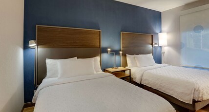 Tru by Hilton Raleigh Garner Room Type - 2 QN HEARING ACCESSIBLE