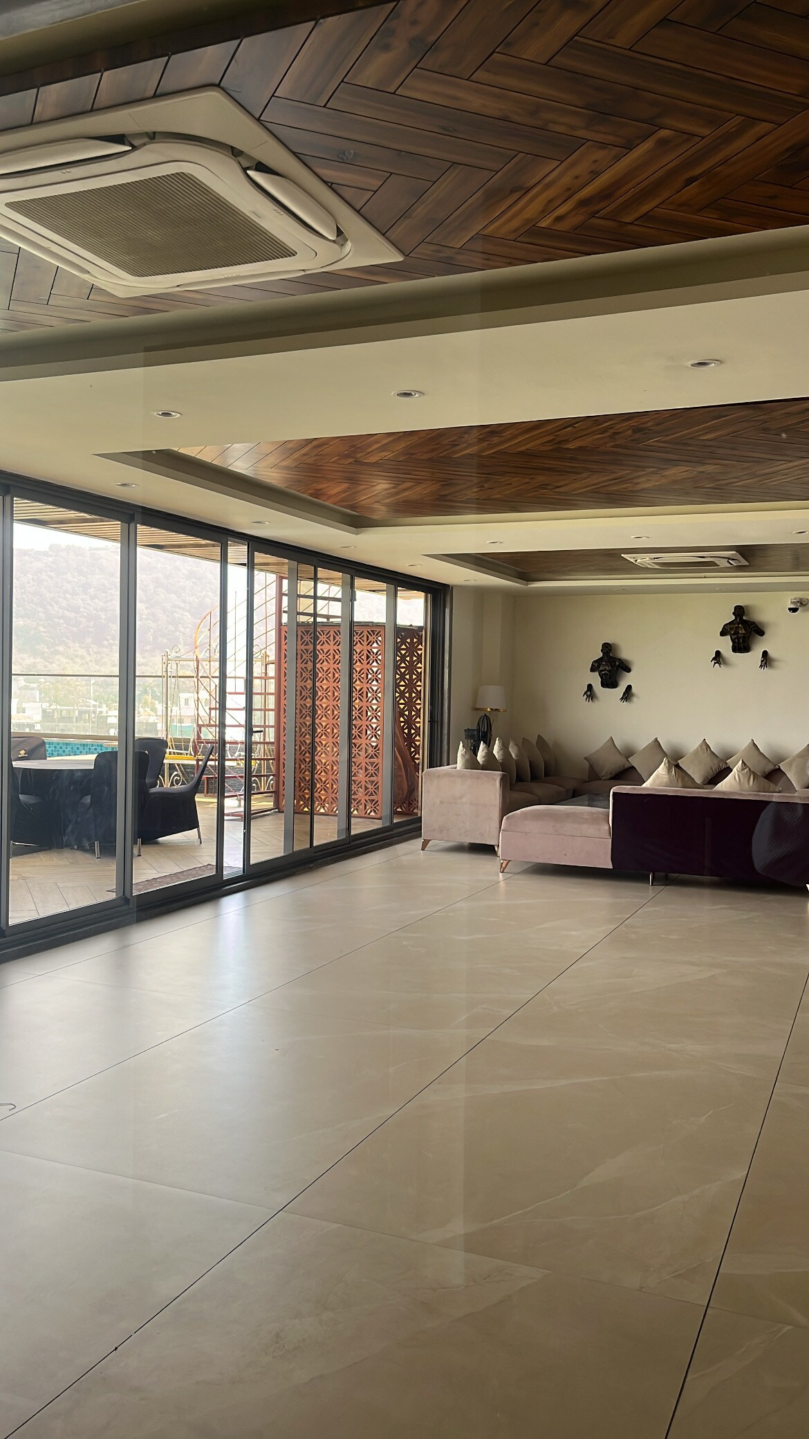 Luxurious Penthouse in Bhopal - Tap to explore photos