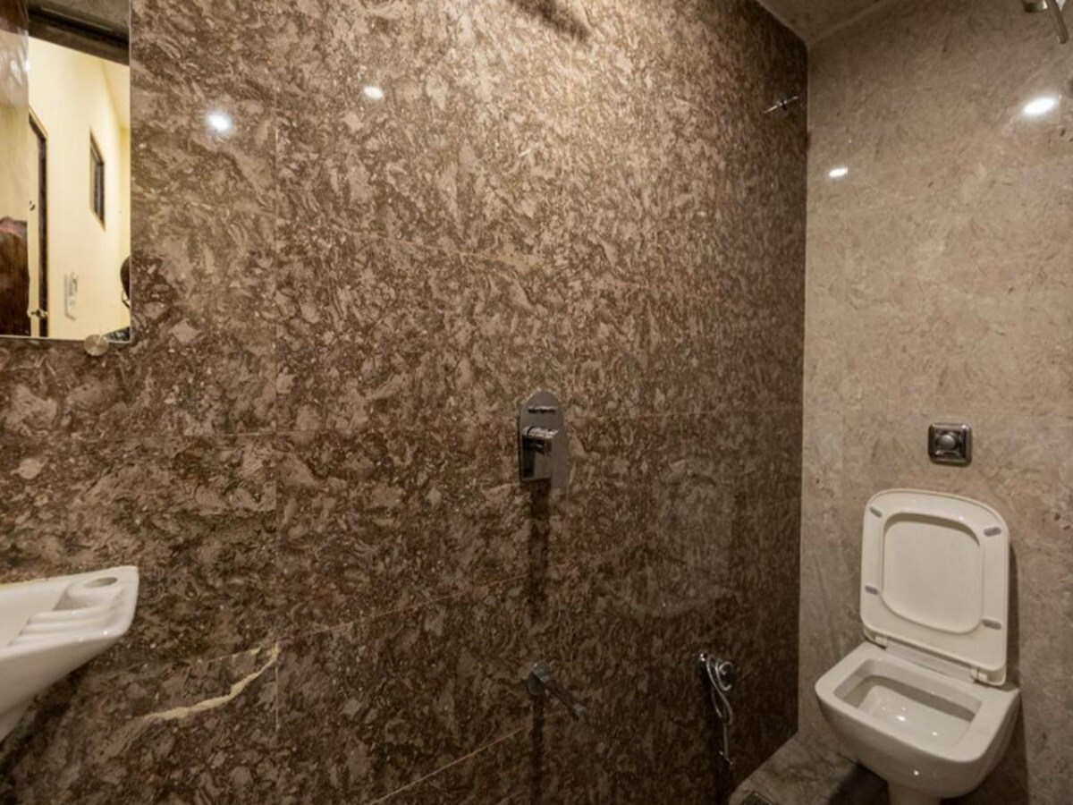 Queen Palace - Tap to explore photos