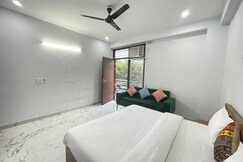 Instay 1429b| 3BHK near Artemis