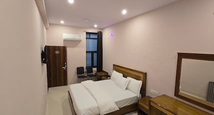 Hotel Nakshatra Room Type - Deluxe Room Ac Hotel Nakshatra Room Type - Deluxe Room Ac