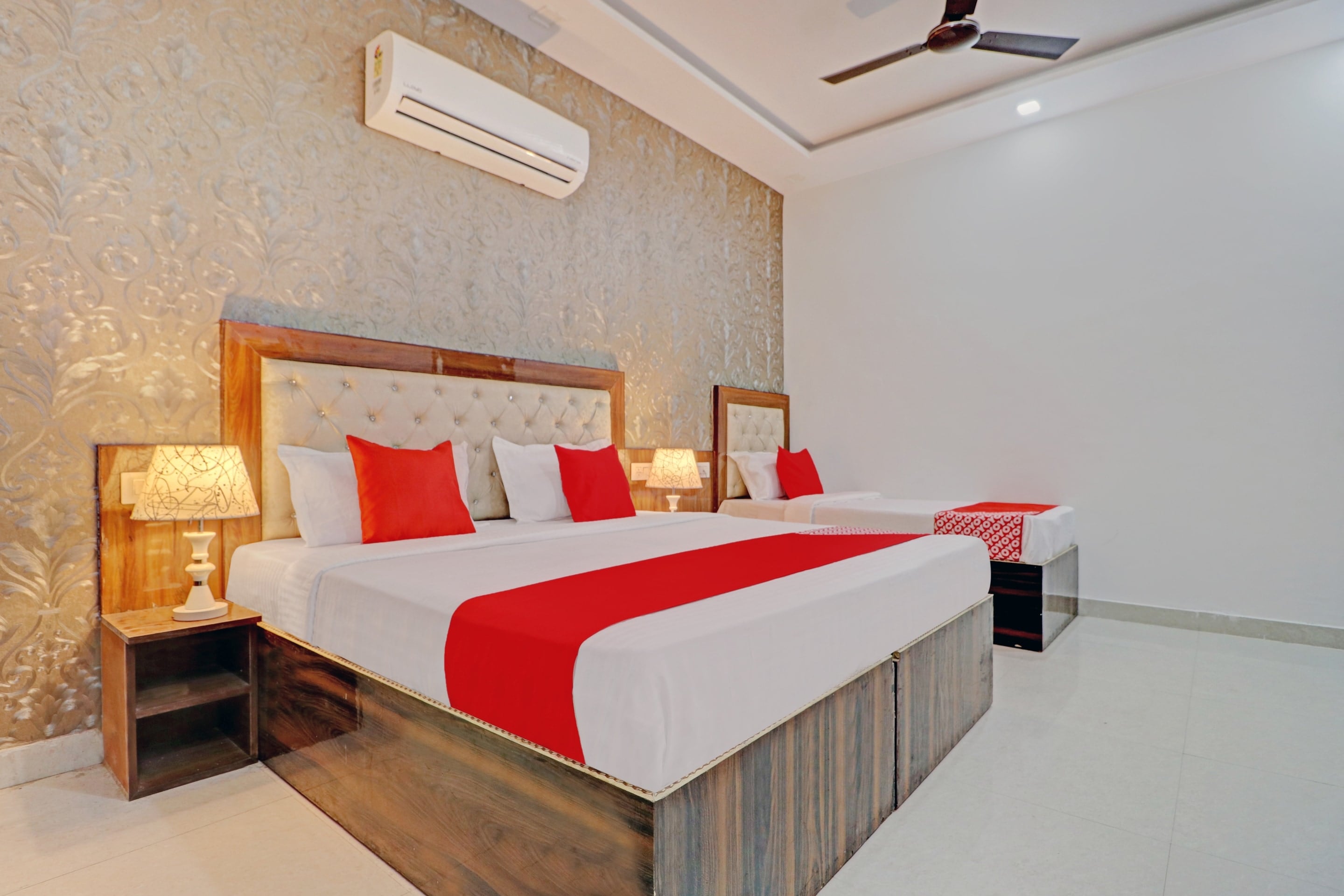 Hotel O Moon Light - Tap to explore photos