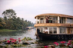 Best Kerala Houseboat