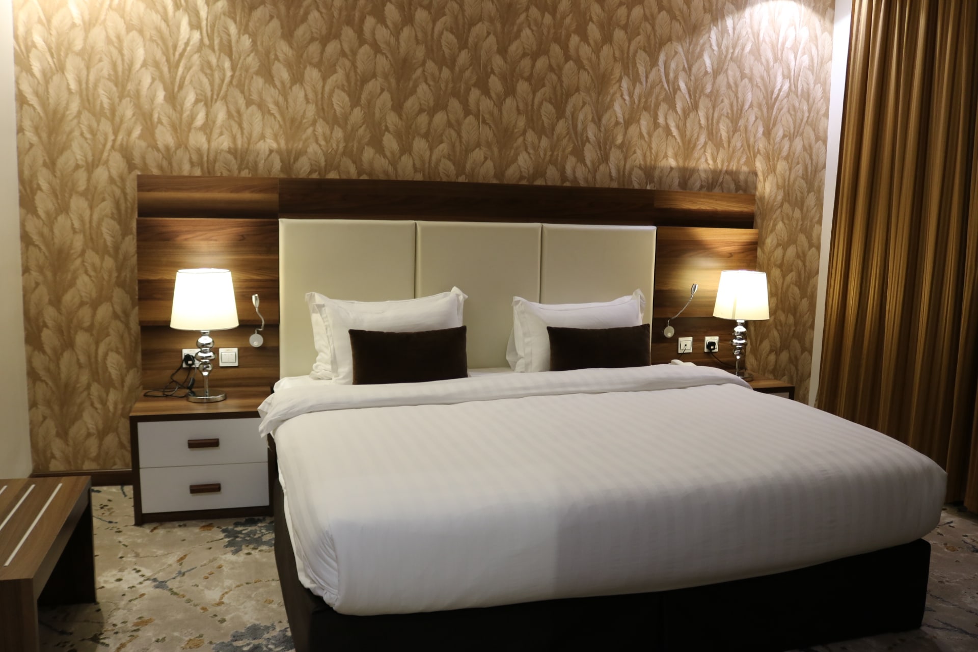 Palette Luxury Mirage Hotel - Tap to explore photos