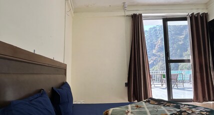 The fall stay saritatal Room Type - Bedroom 3