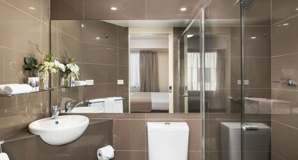 Mercure Melbourne City Centre Room Type - Superior Room 1 King Bed