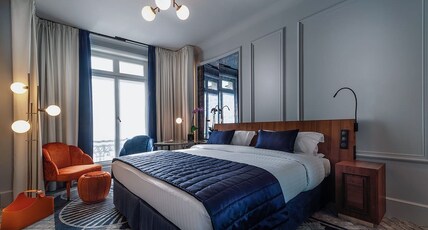 M Social Hotel Paris Room Type - Signature Room with One Queen Bed
