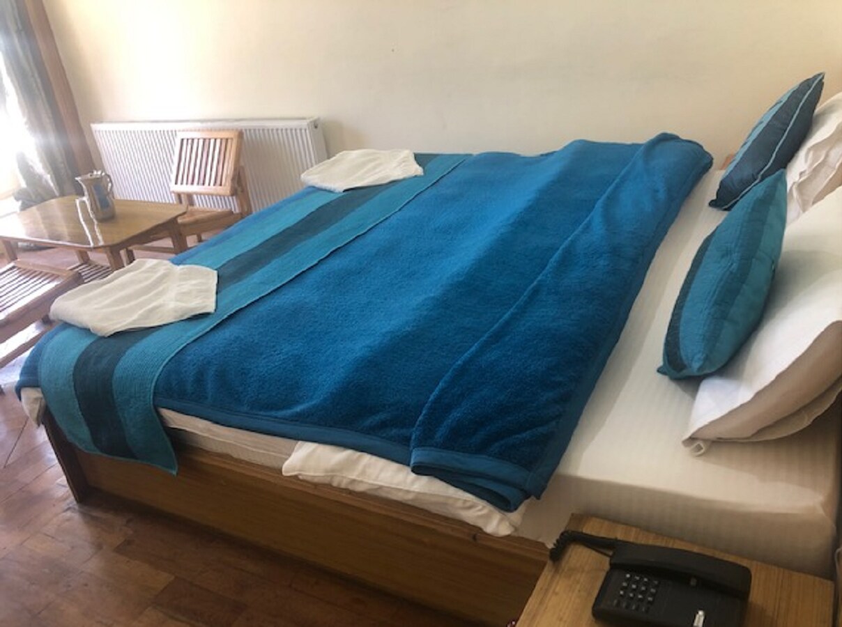 Hotel New Antelope - Tap to explore photos