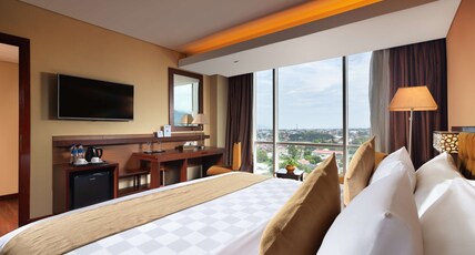 Best Western Plus Coco Palu Room Type - 1 King Bed, Smoking Room, Junior Suite, Wi-Fi, Safe, Mini Bar, City View, Full Breakfast Best Western Plus Coco Palu Room Type - 1 King Bed, Smoking Room, Junior Suite, Wi-Fi, Safe, Mini Bar, City View, Full Breakfast