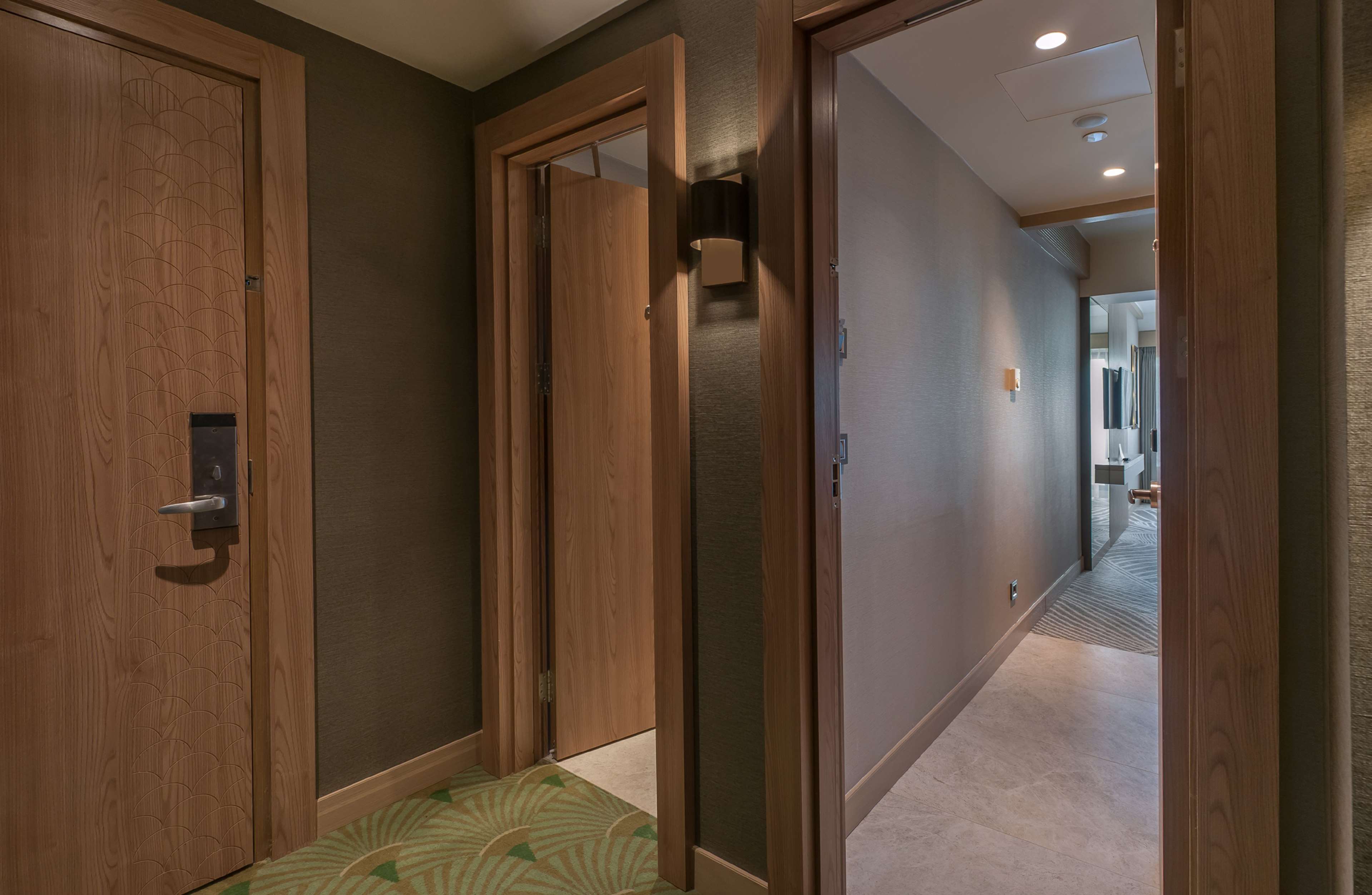 DoubleTree by Hilton Hotel Istanbul - Sirkeci - Tap to explore photos