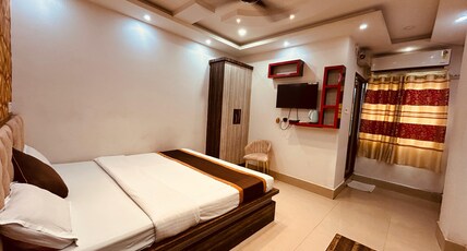 HOTEL LOLO PALACE Room Type - Deluxe