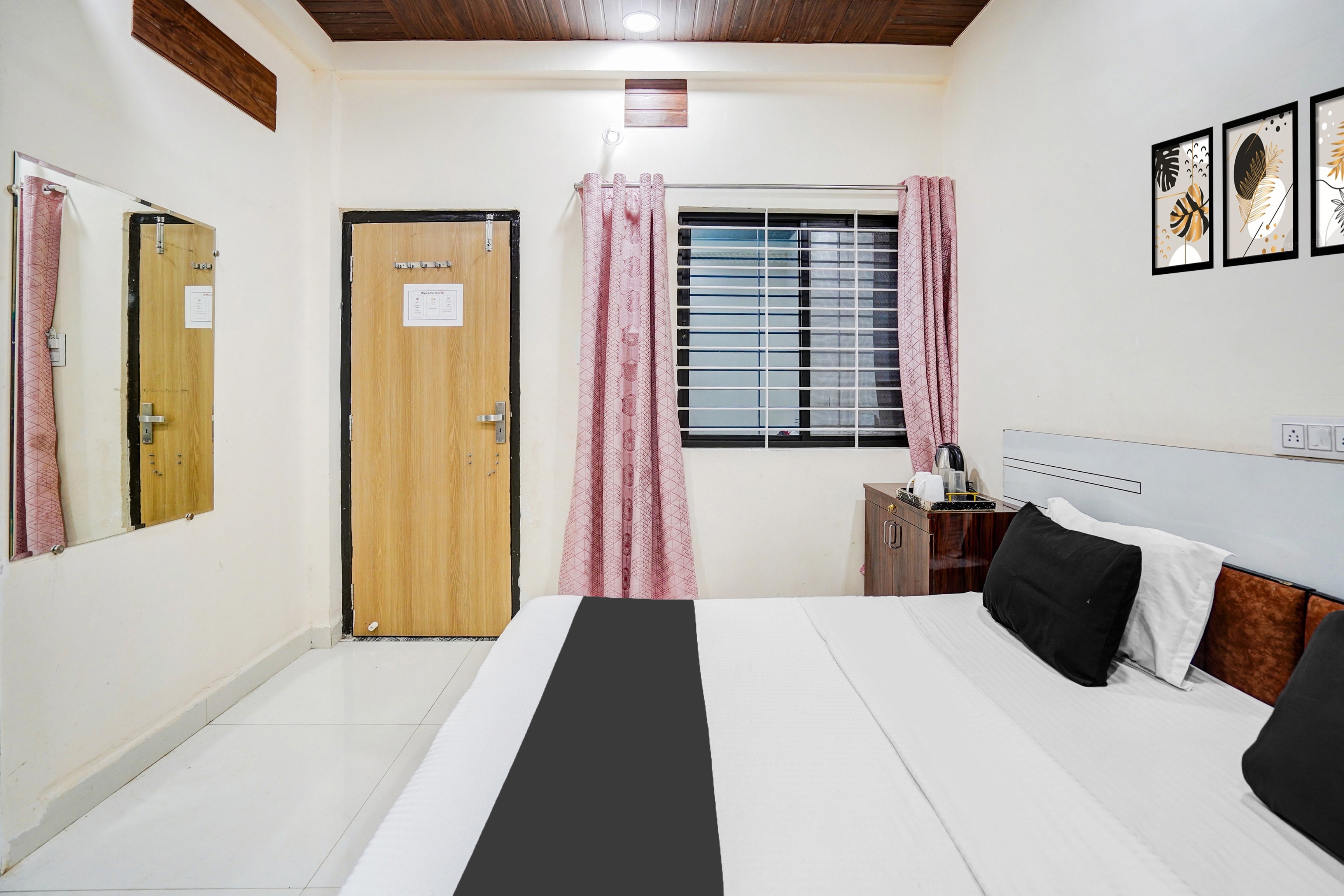 Super Hotel O Convention Centre Indore Formerly Madhur Shree - Tap to explore photos