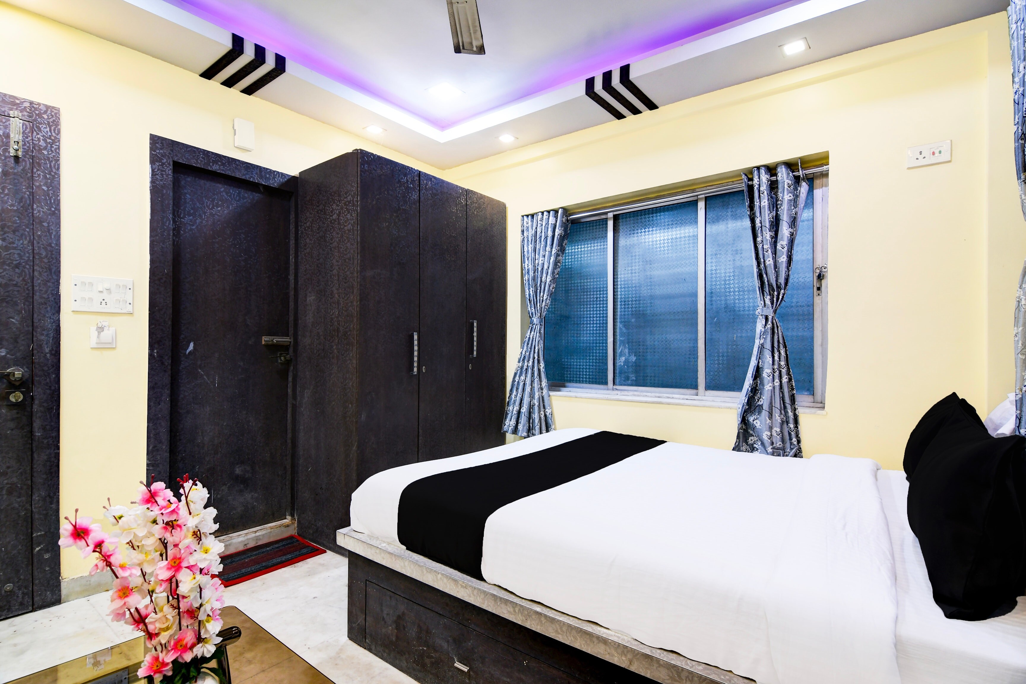 Hotel O Tagore Inn Guest House - Tap to explore photos
