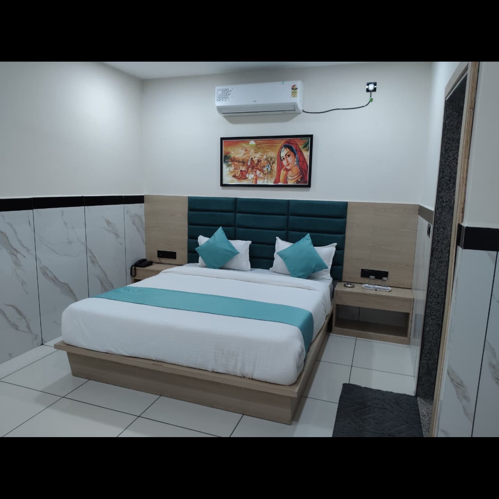 Hotel Shree Shyam - Tap to explore photos
