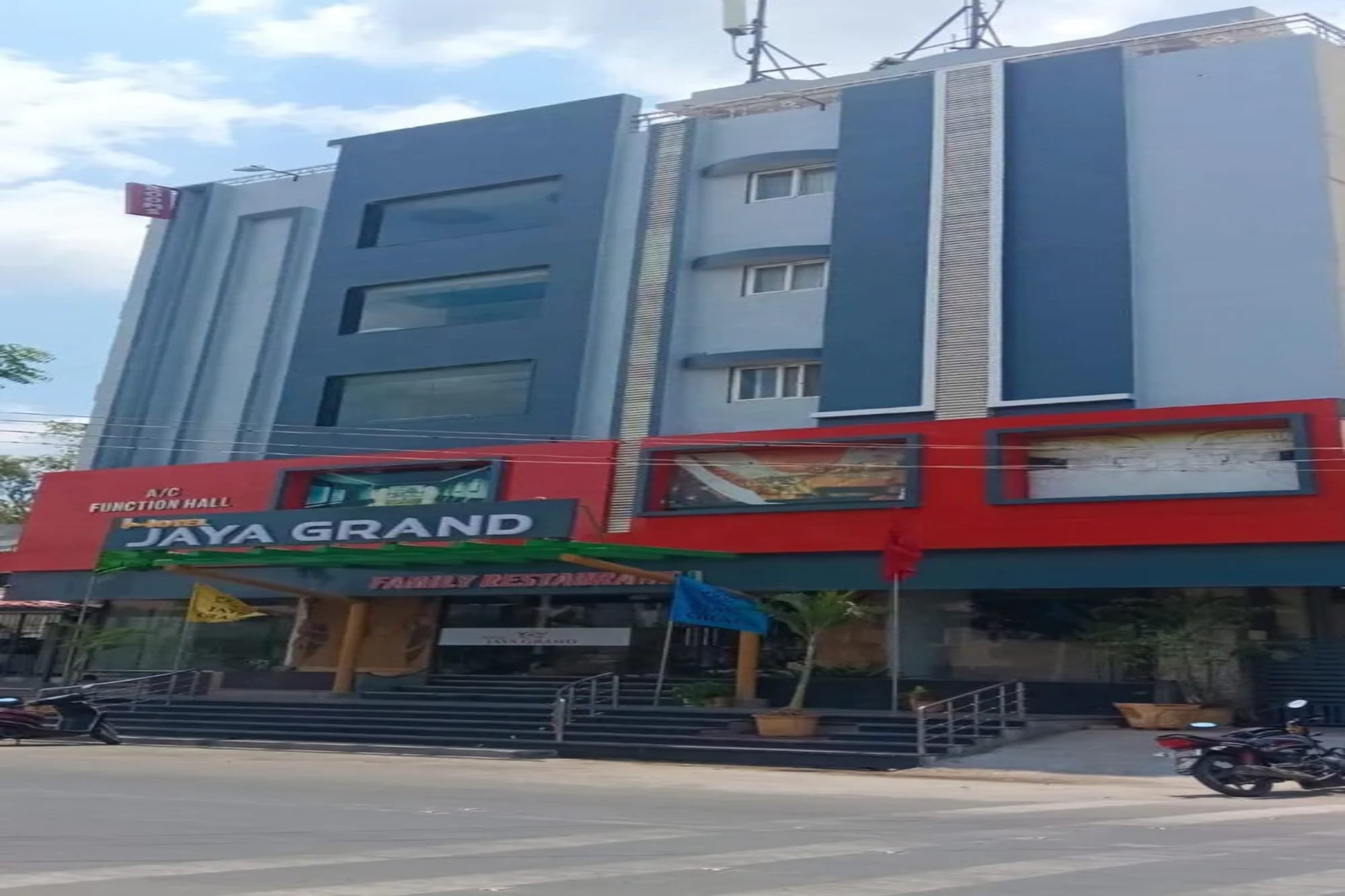 FabHotel Jaya Grand - Tap to explore photos