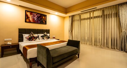 Kanishka Resort and Spa Room Type - Club valley and Pool View Room with Balcony