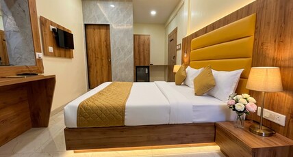Hotel National - Grant Road Room Type - Deluxe Double Room