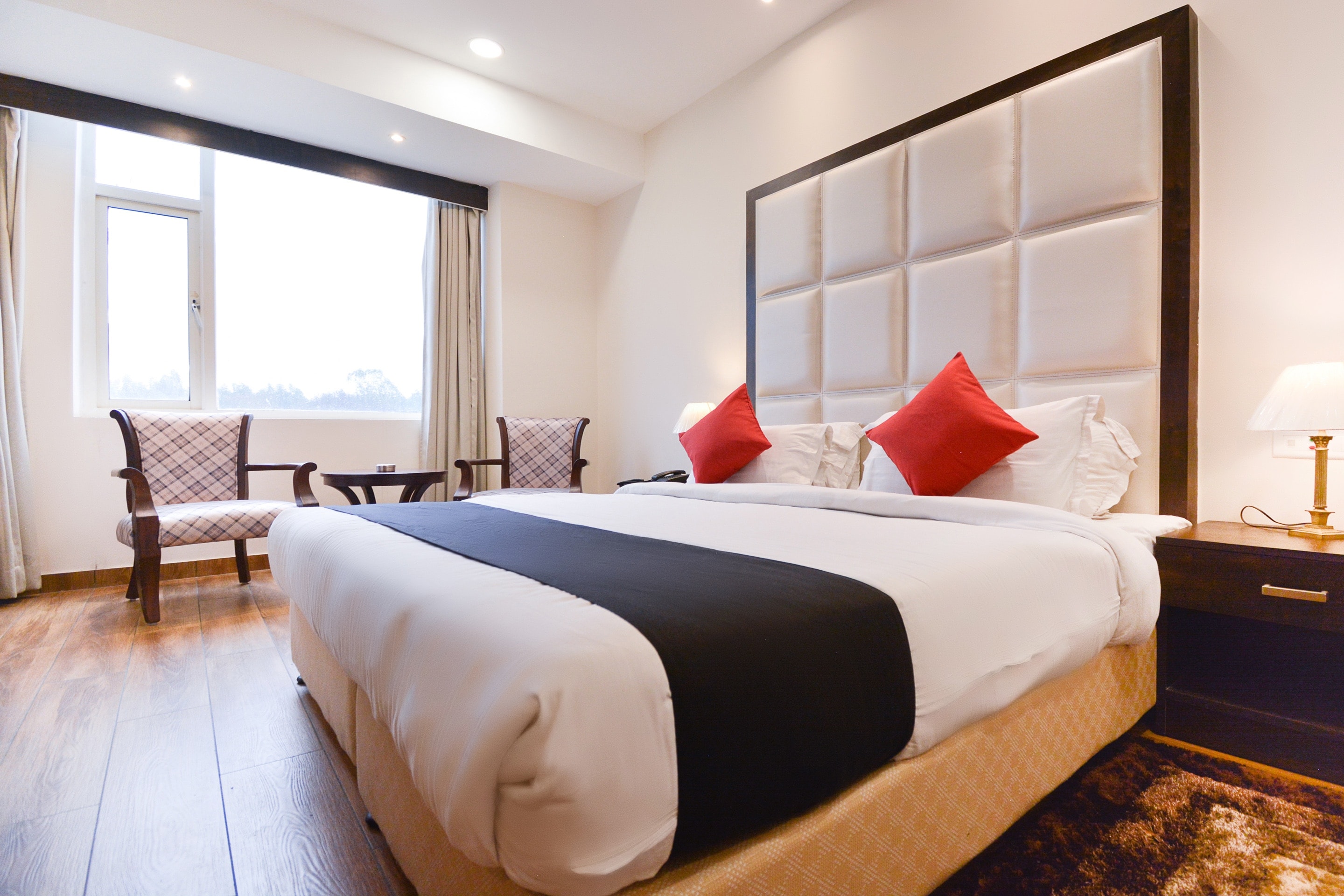 HOTEL O NEW AARKAY INN & SUITES - Tap to explore photos
