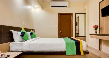 Treebo Golden Inn, 700 Mtrs From Promenade Beach Room Type - Standard Room