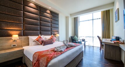 Best Western La Vista Pathankot Room Type - 1 King Bed, Non-Smoking, Superior Room, Air-Conditioned, In-Room Safe, Hairdryer, Wi-Fi, Full Breakf