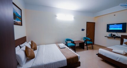 THE HOTEL CROWN CASTLE & REAL SWAD Room Type - Superior Room