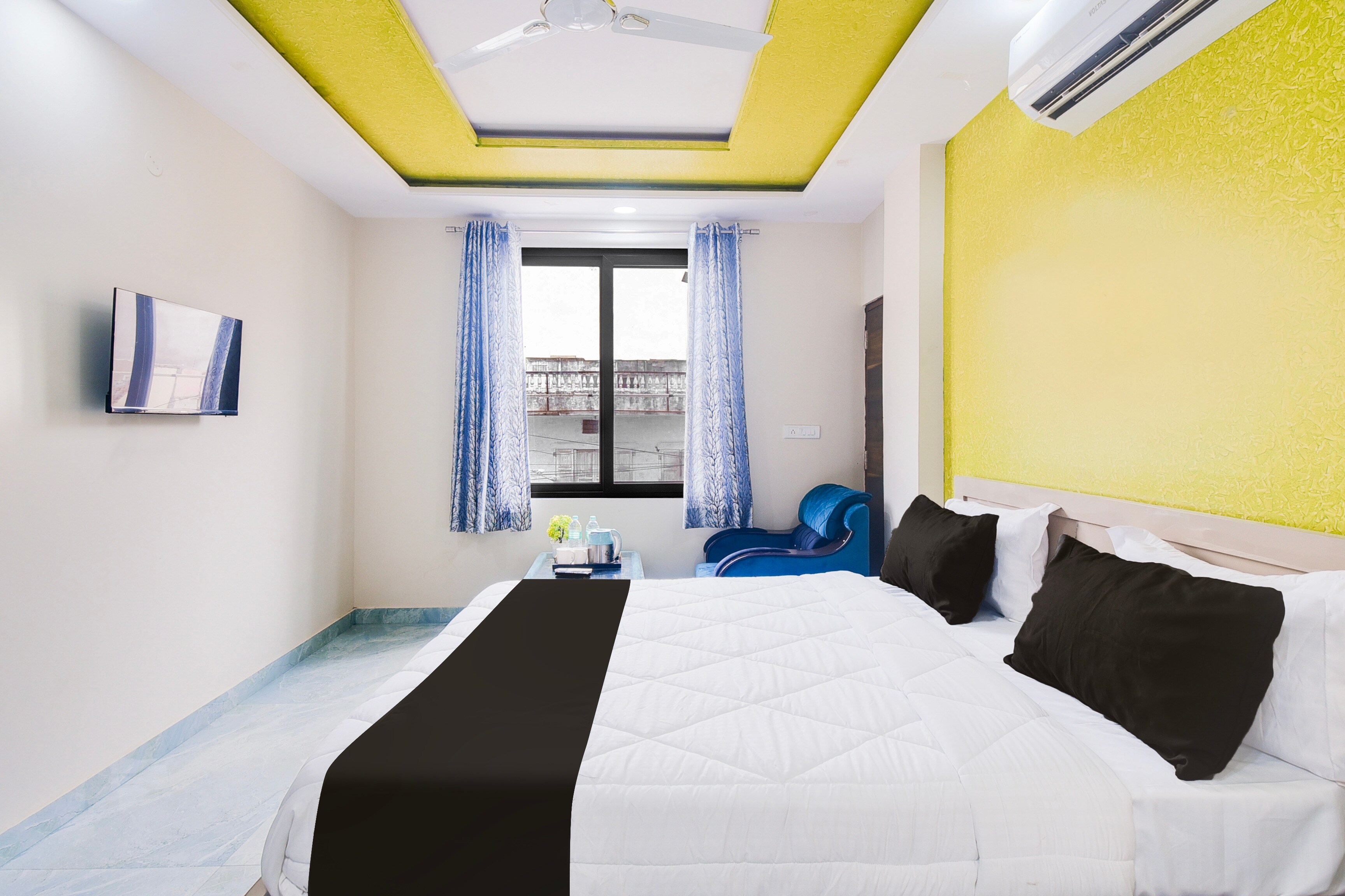 Hotel O Shree Shyam - Tap to explore photos
