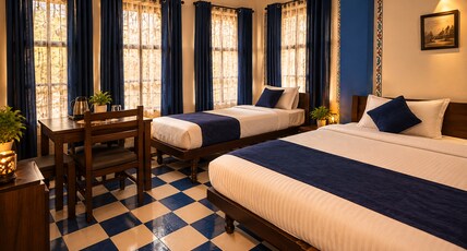 Venice View Room Type - Lake View Three Bed AC Deluxe Room